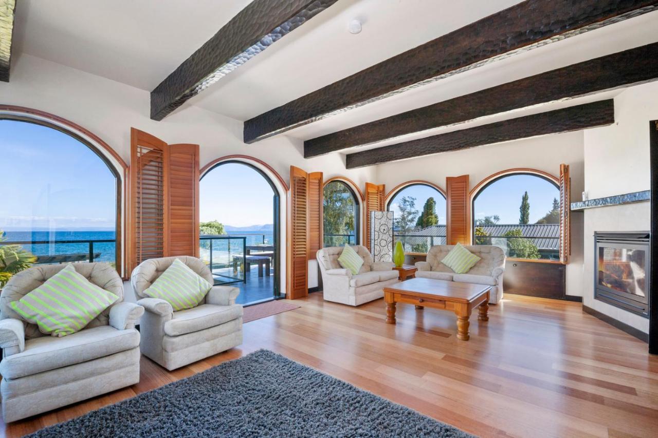 Lakefront Villa - Waitahanui Holiday Home 外观 照片