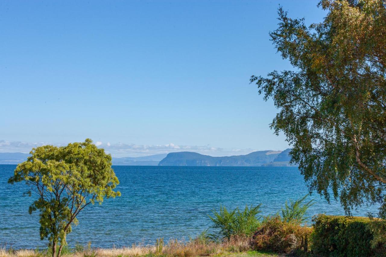Lakefront Villa - Waitahanui Holiday Home 外观 照片