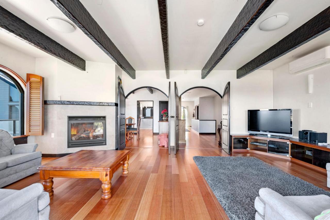 Lakefront Villa - Waitahanui Holiday Home 外观 照片