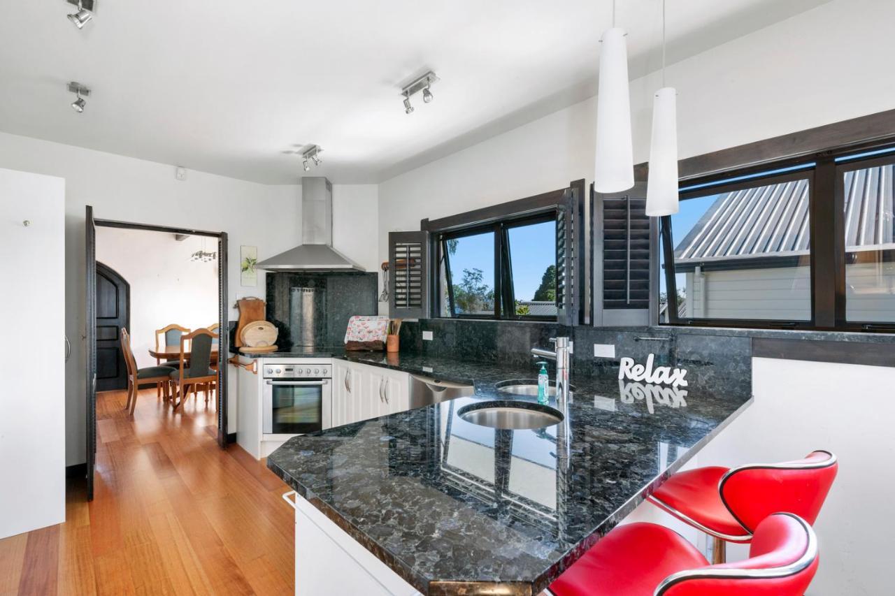 Lakefront Villa - Waitahanui Holiday Home 外观 照片