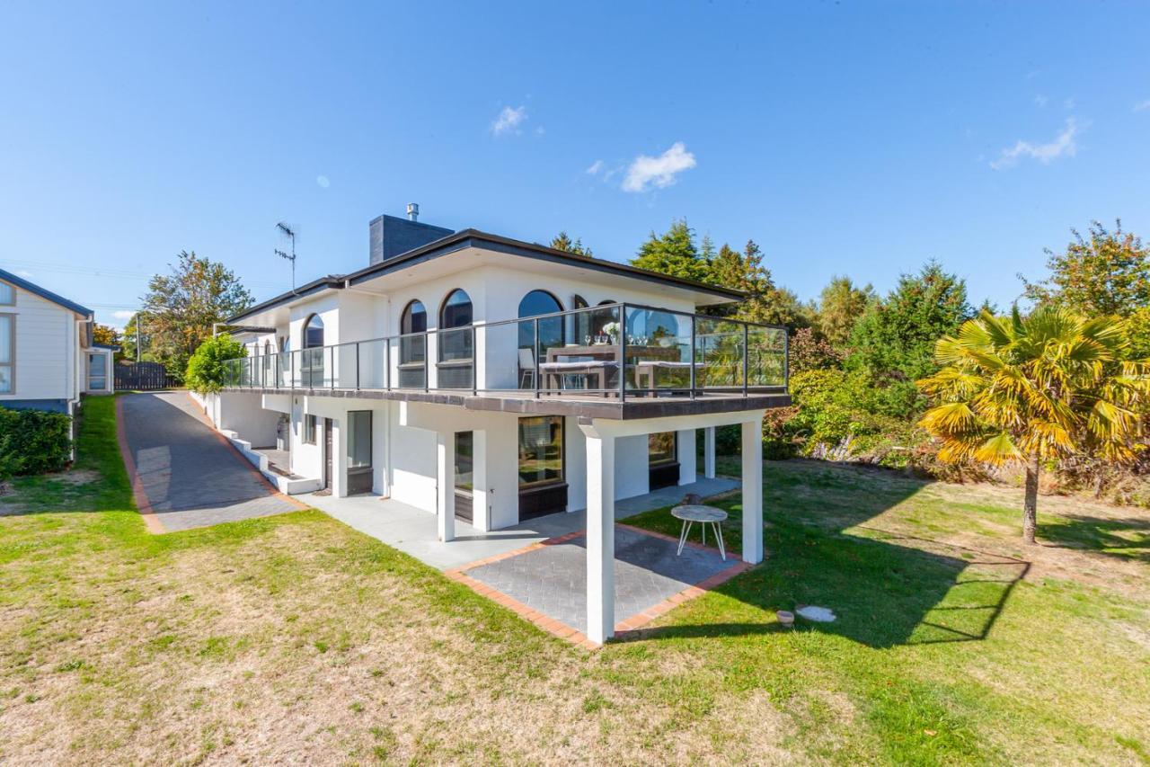Lakefront Villa - Waitahanui Holiday Home 外观 照片