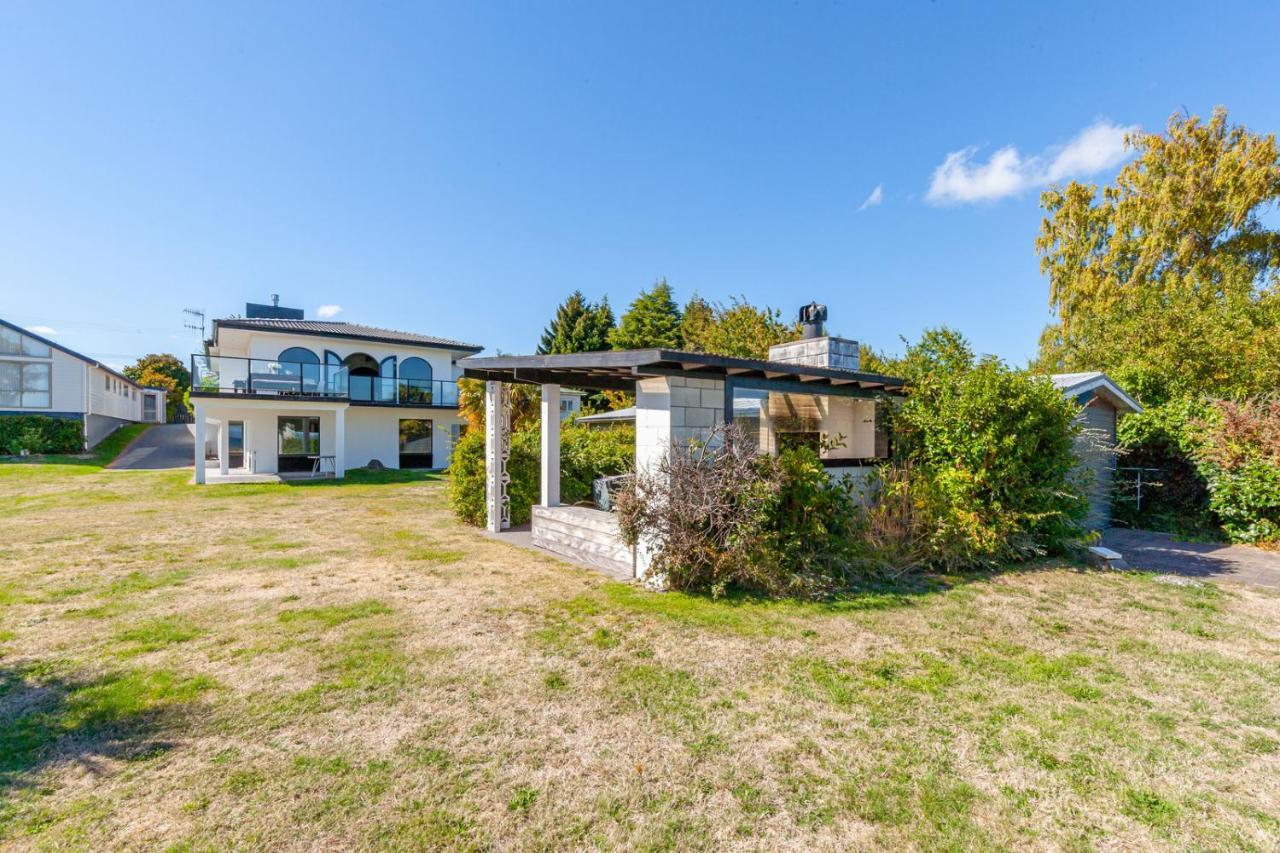 Lakefront Villa - Waitahanui Holiday Home 外观 照片